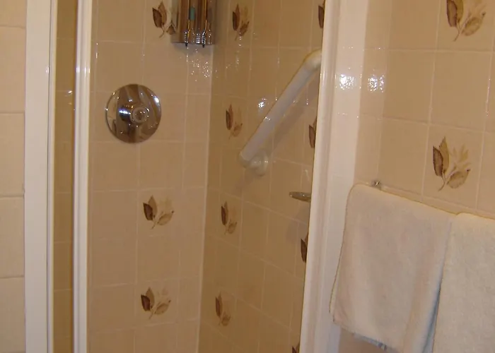 Springlawn 3* Клэринбридж